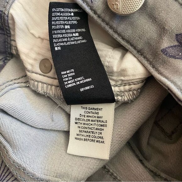 Free People We The Free Floral Print Bell Bottom Jeans Gray Size 24 - Picture 8 of 9